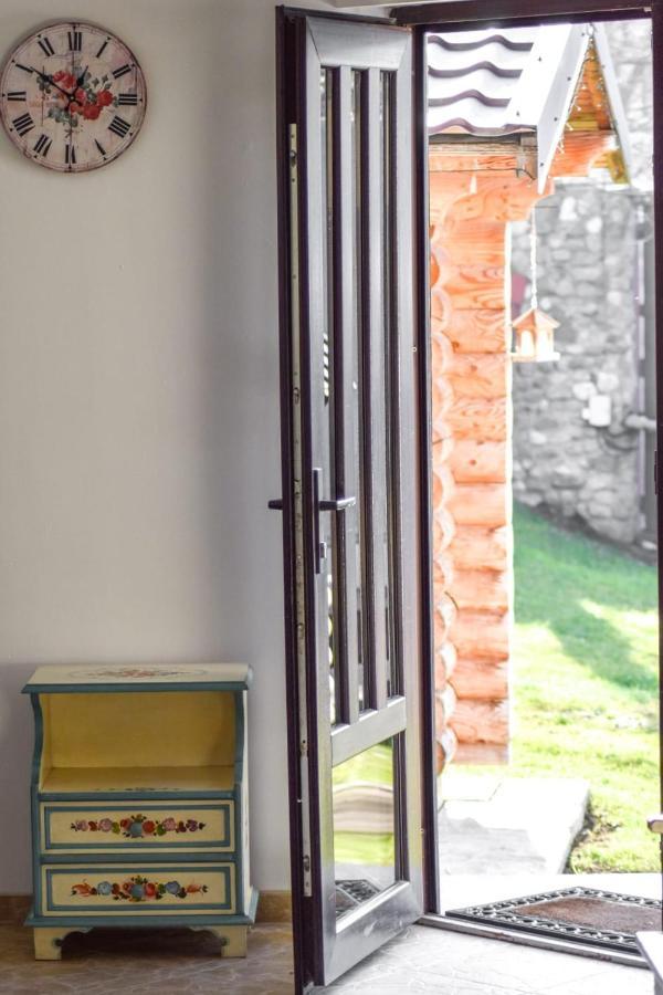 Bed and Breakfast Cazarma Cavalerilor Cimpulung Exteriér fotografie